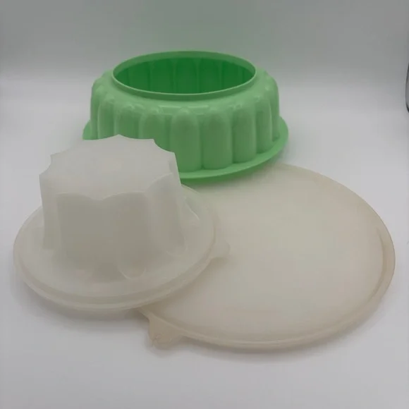 Two Tupperware Sets - Three Piece Jello Mold/Rectangular Modular Server/Storage - Picture 8 of 10